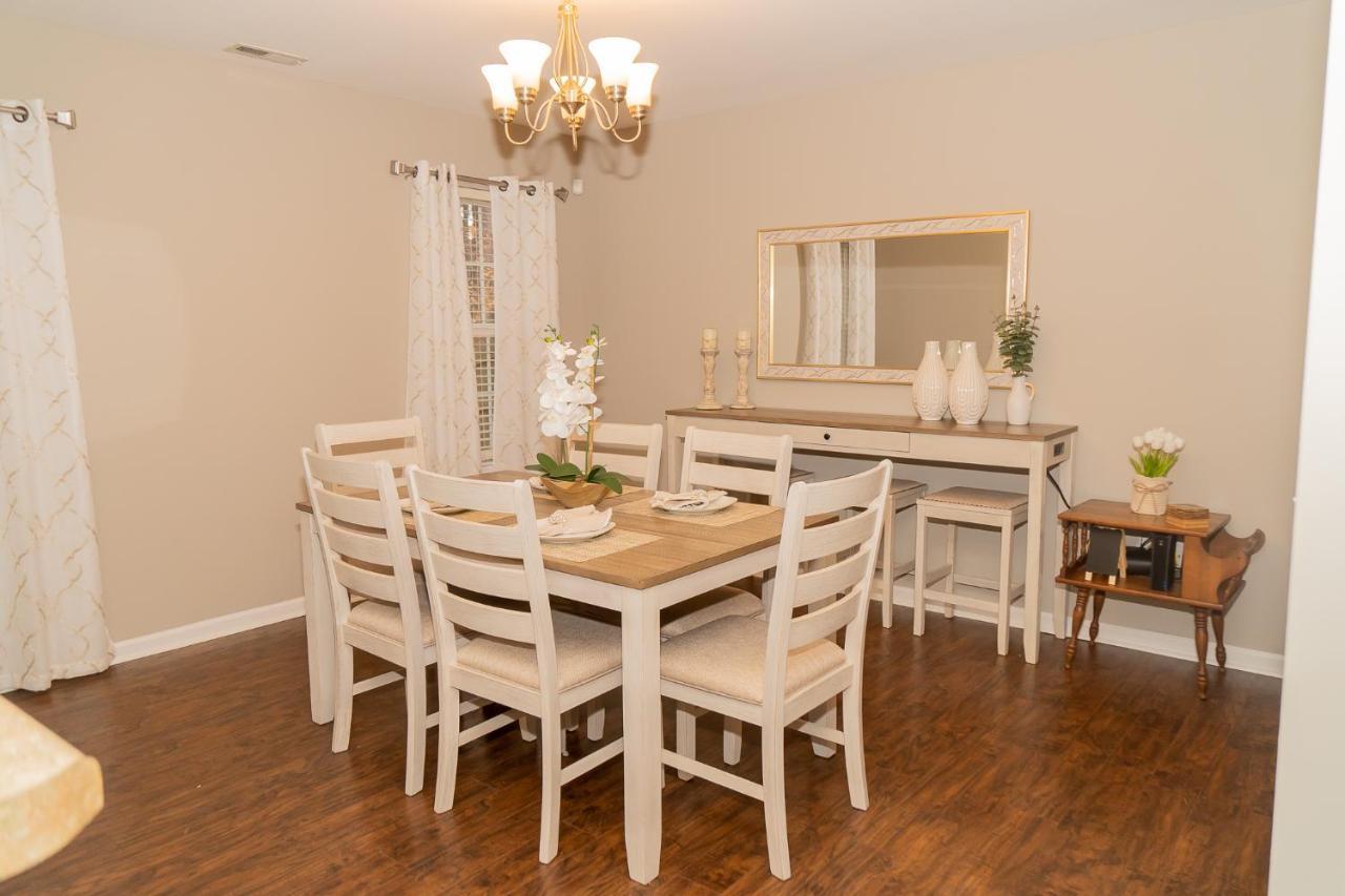Beautiful Spacious 4 Bedroom House , Sleeps 8+ Raleigh Exterior photo