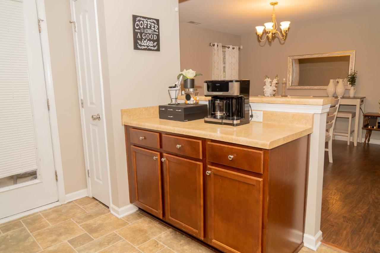 Beautiful Spacious 4 Bedroom House , Sleeps 8+ Raleigh Exterior photo